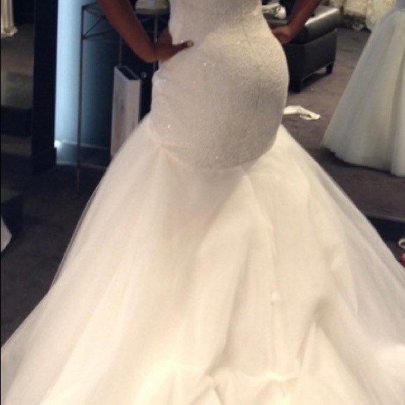 Romona Keveza Legends L315 Wedding dress in White/Ivory - Picture 7 of 9